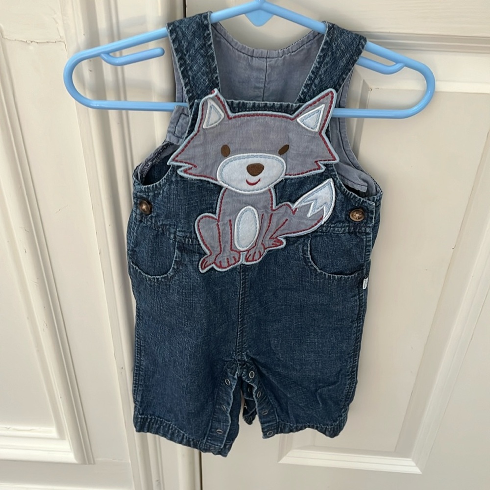 Like new, Old Navy size 3 to 6 months denim overalls